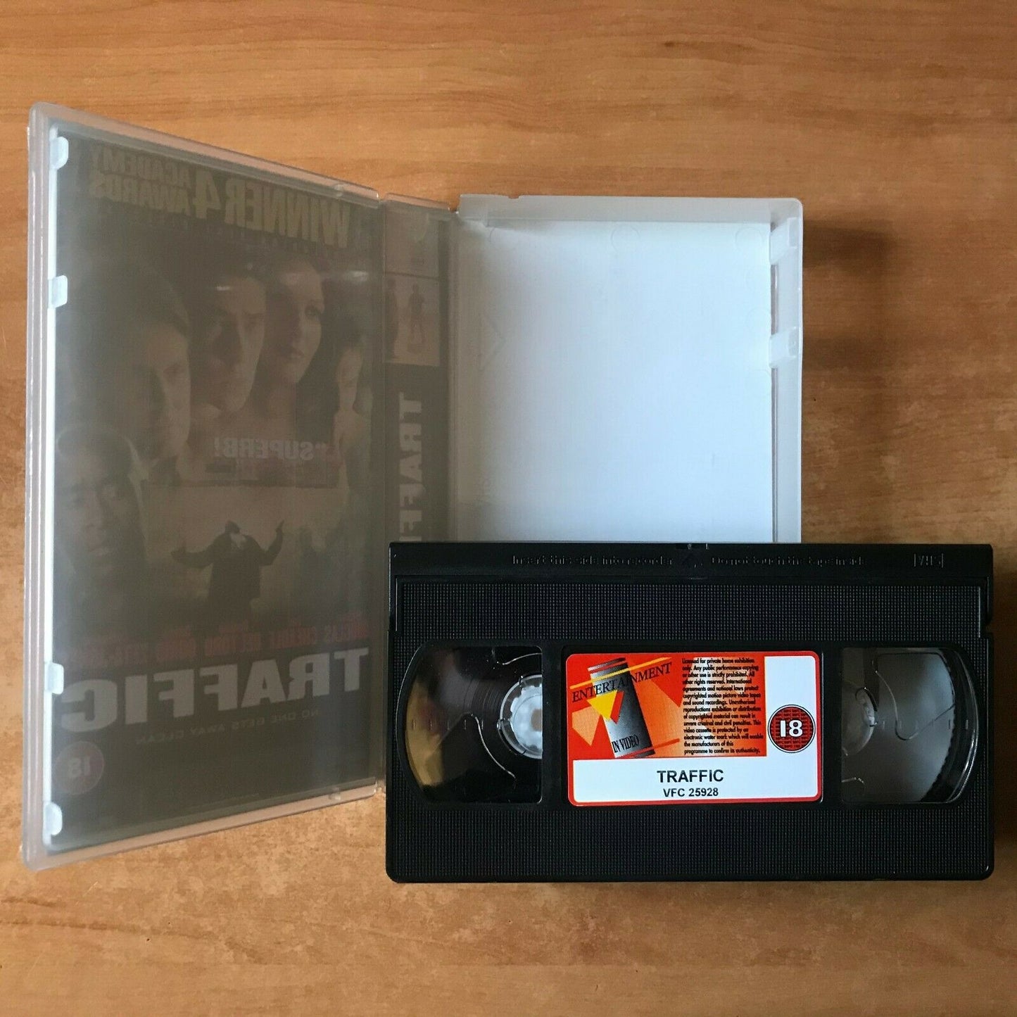 Traffic: Crime Drama - Thriller - Michael Douglas / Catherine Zeta-Jones - VHS-