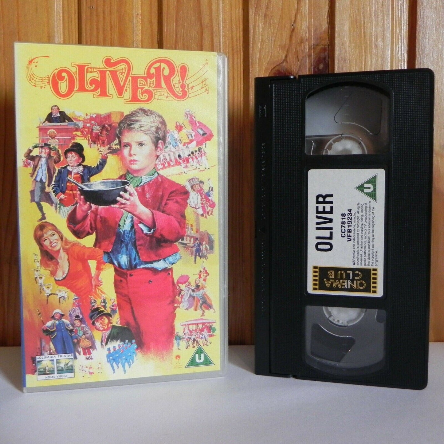 Oliver! - Columbia Tristar - Family - Musical - Ron Moody - Oliver Reed - VHS-
