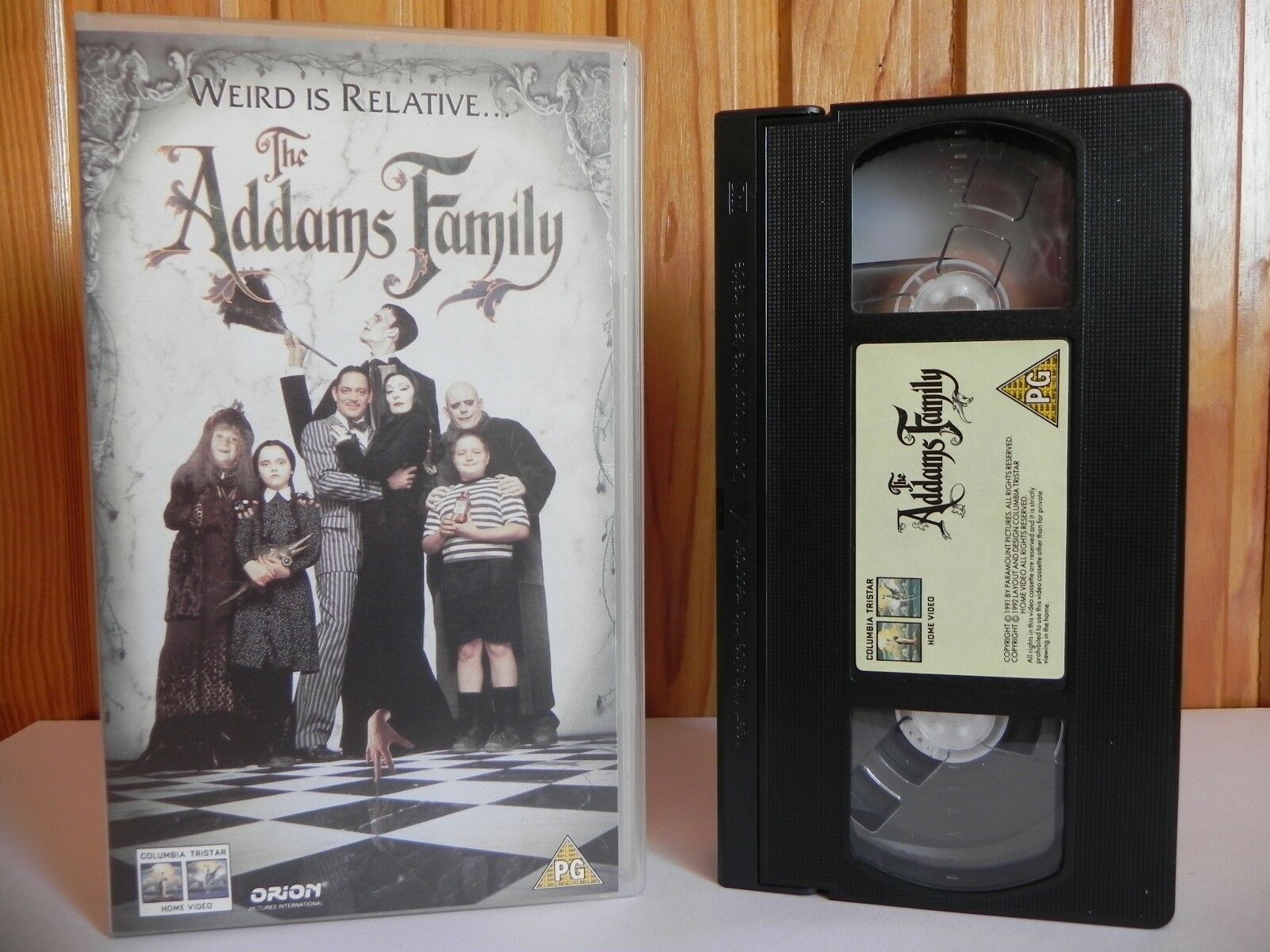 The Addams Family - Columbia Tristar - Black Comedy - Raul Julia - Pal VHS-