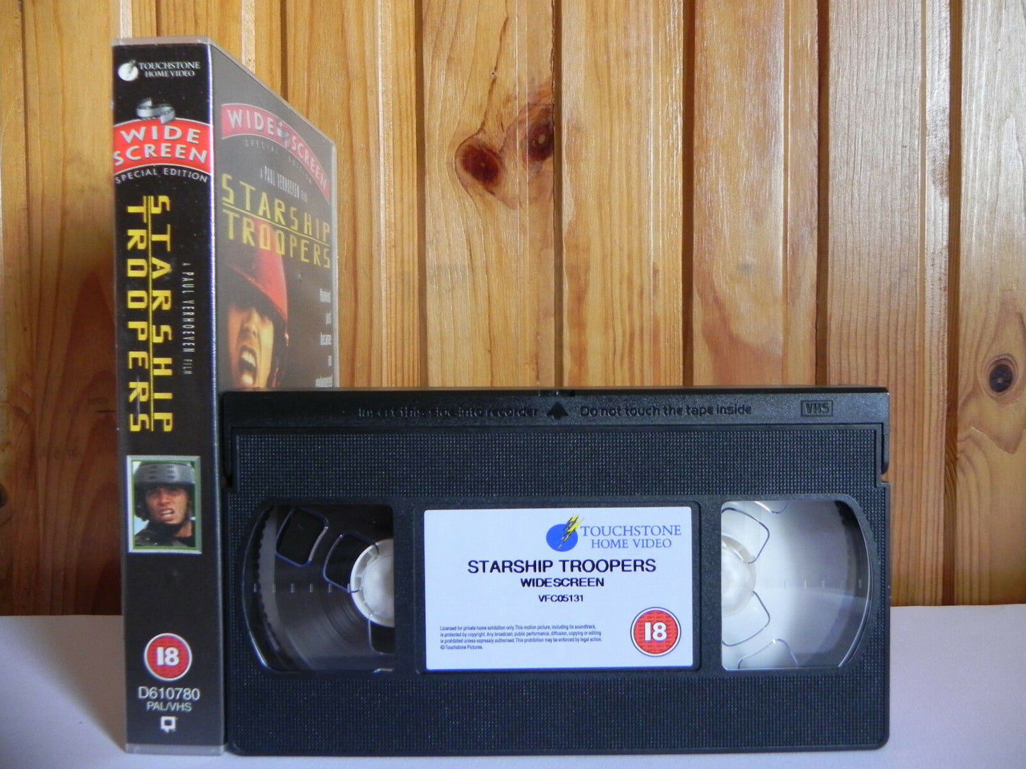 Starship Troopers - Widescreen Release - Alien Shoot"Em"Up - Action Sci-Fi - VHS-