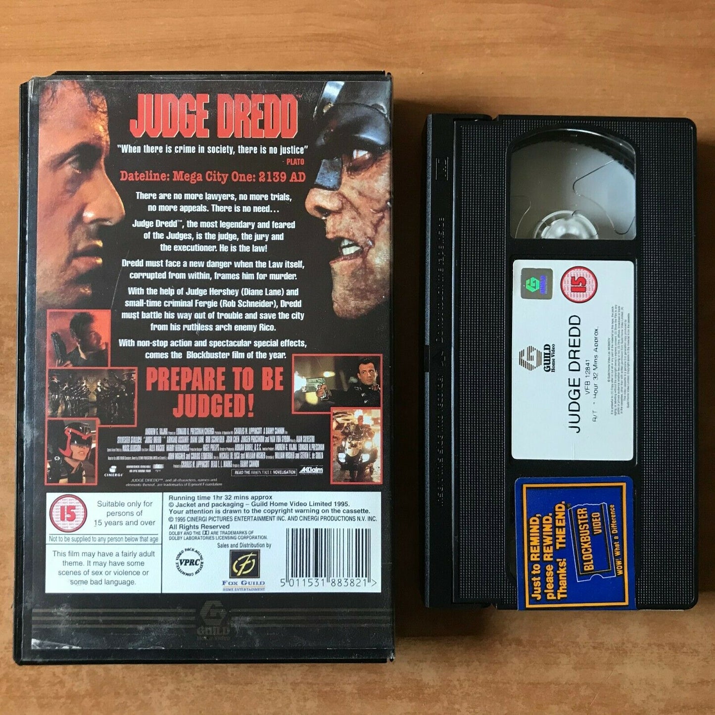 Judge Dredd: Comic Book Hero - Sci-Fi Action [Big Box] Rental - Stallone - VHS-