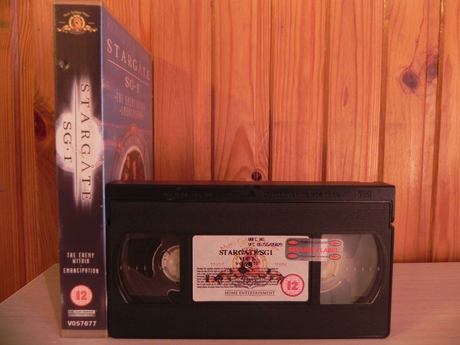 STARGATE SG-1 - Original Release - The Enemy Within - Big Box Video - 067677 VHS-