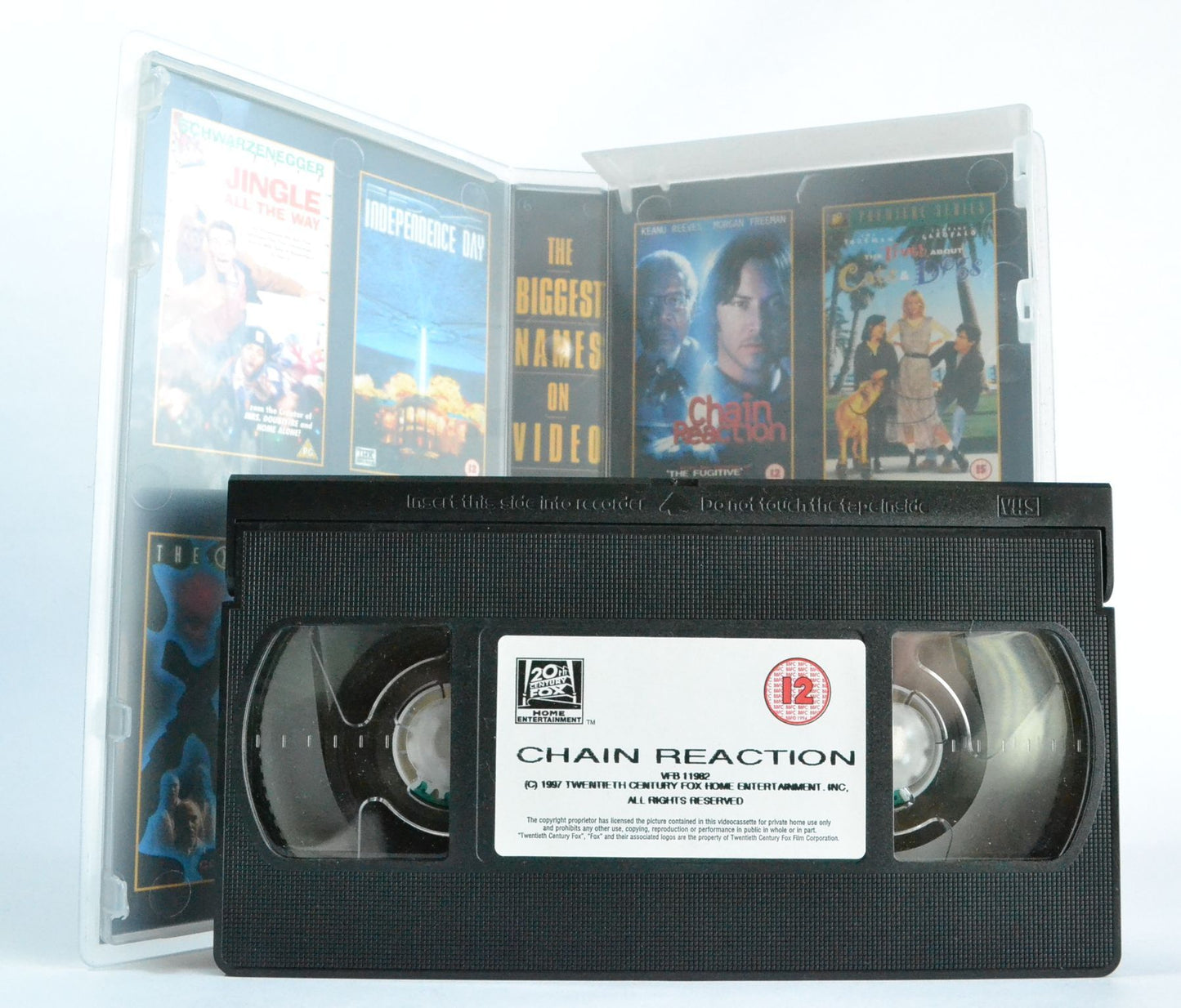 Chain Reaction: Keanu Reeves - Explosive Sci-Fi Thriller - Morgan Freeman - VHS-